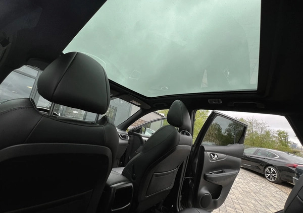 Nissan Qashqai cena 77900 przebieg: 91371, rok produkcji 2018 z Kisielice małe 781